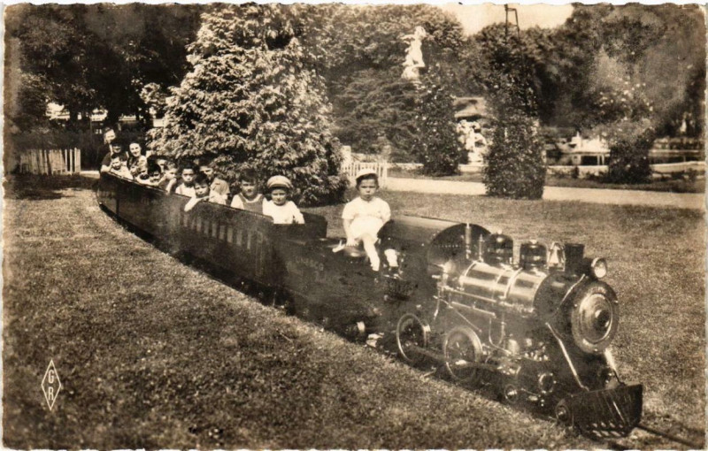 Carte postale ancienne Orleans carte photo Train electrique au Parc Pasteur à Orléans