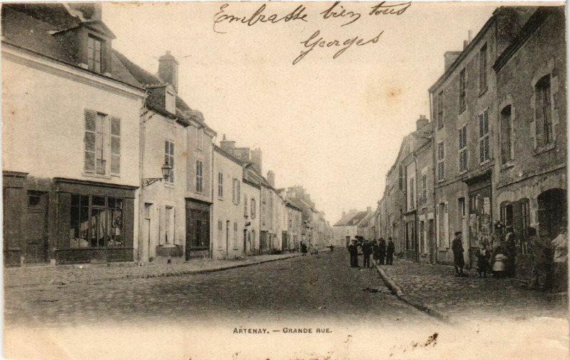Carte postale ancienne Artenay - Grande Rue à Artenay