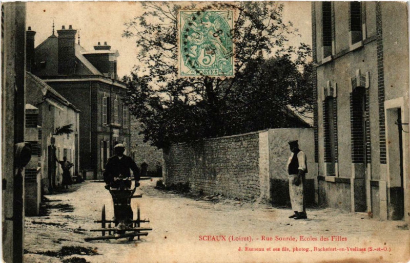 Carte postale ancienne Sceaux Rue Sourde Ecole des Filles