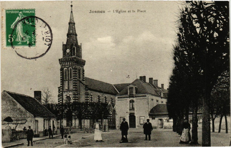 Carte postale ancienne Josnes - Eglise et la Place