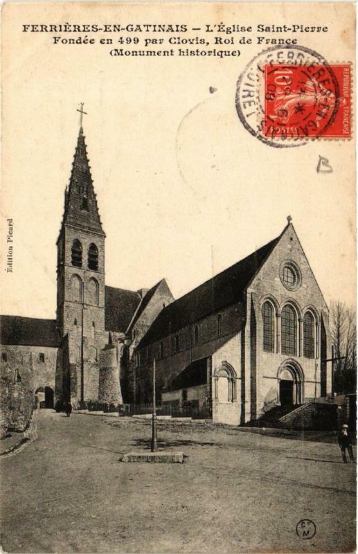 Carte postale ancienne Ferrieres-en-Gatinais L'Eglise Saint-Pierre à Ferrières-en-Gâtinais