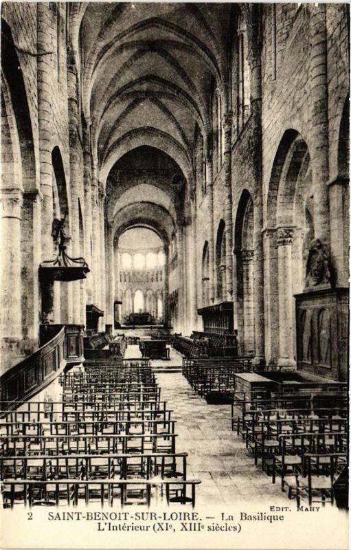 Carte postale ancienne Saint-Benoit-sur-Loire La Basilique L'Intérieur