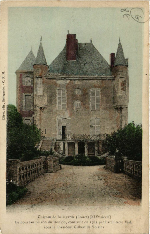 Carte postale ancienne Bellegarde - Chateau de Bellegarde - Le Nouveau perron du Donjon à Bellegarde