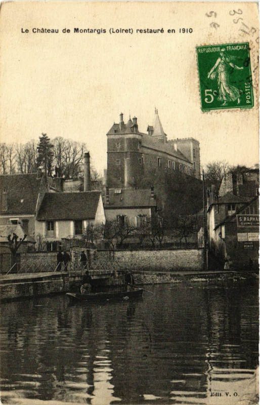 Carte postale ancienne Montargis - Le Chateau de Montargis restauré en 1910 à Montargis