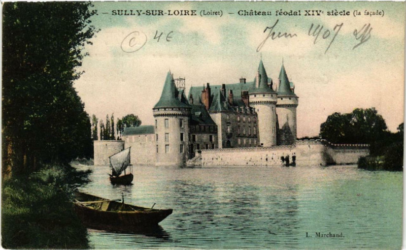 Carte postale ancienne Sully-sur-Loire Chateau féodal la facade à Sully-sur-Loire