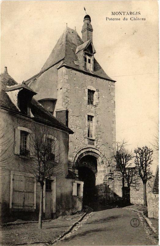 Carte postale ancienne Montargis Poterne du Chateau à Montargis