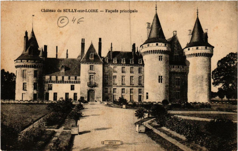 Carte postale ancienne Chateau de Sully-sur-Loire Facade principale à Sully-sur-Loire