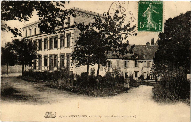 Carte postale ancienne Montargis Chateau Saint-Louis autre vue à Montargis