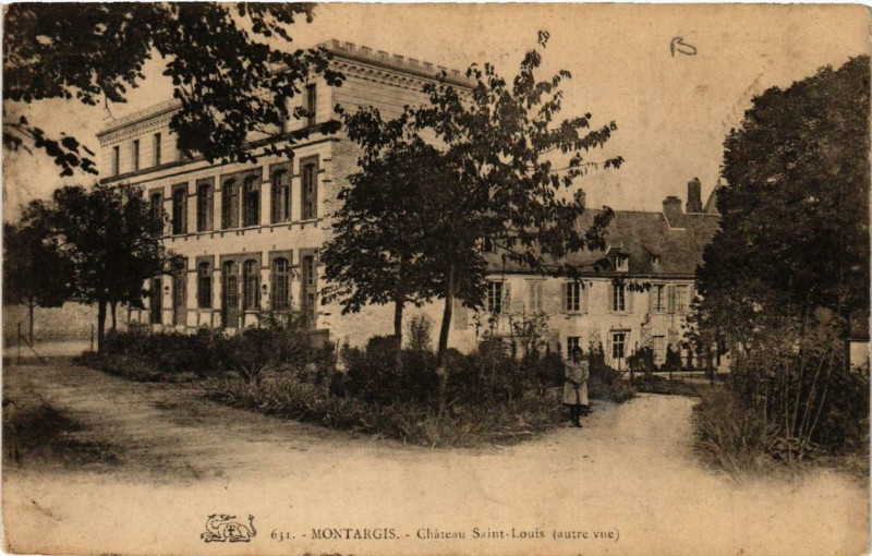 Carte postale ancienne Montargis Chateau Saint-Louis autre vue à Montargis
