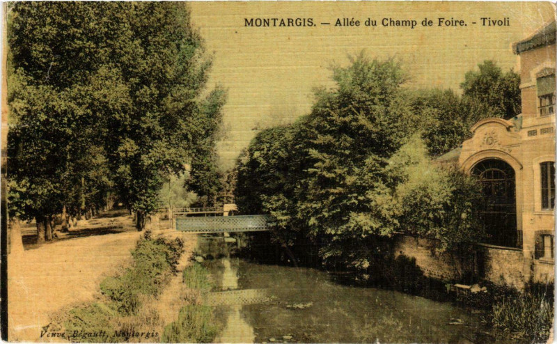 Carte postale ancienne Montargis Allée du Champ de Foire Tivoli à Montargis