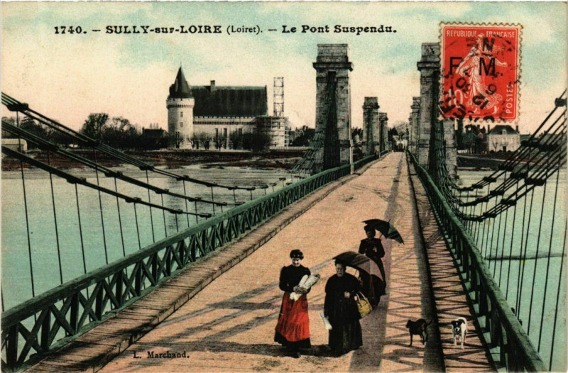 Carte postale ancienne Sully-sur-Loire Pont-suspendu à Sully-sur-Loire
