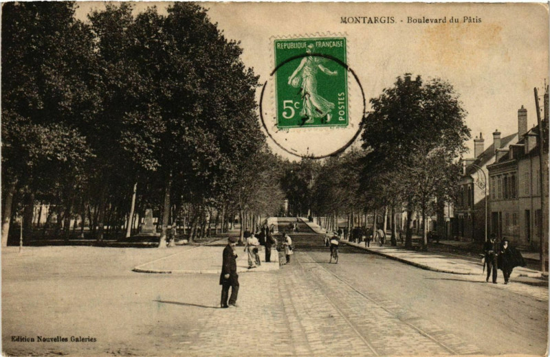 Carte postale ancienne Montargis Boulevard du Patis à Montargis