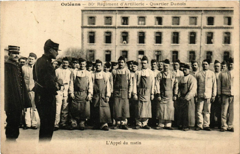 Carte postale ancienne Orleans 30e Régiment d'Artillerie Quartier Dunois à Orléans