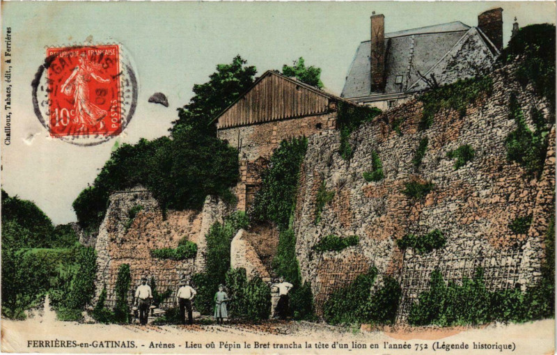 Carte postale ancienne Ferrieres-en-Gatinais Arenes à Ferrières-en-Gâtinais