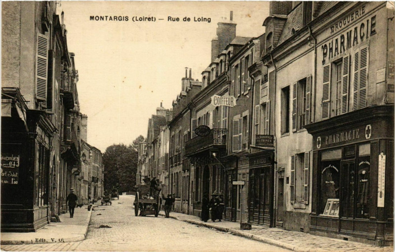 Carte postale ancienne Montargis Rue de Loing à Montargis
