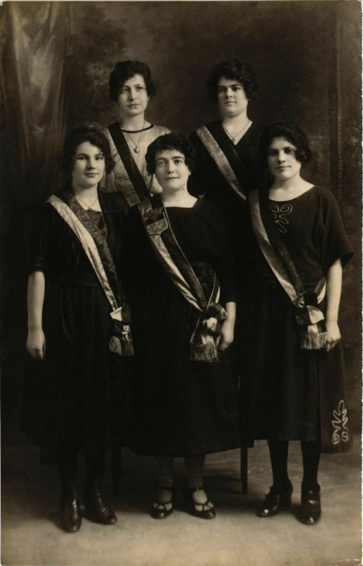 Carte postale ancienne Carte photo Pithiviers 1921 liste des noms sur le dos à Pithiviers
