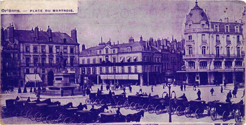 Carte postale ancienne Orleans - Place du Martrois à Orléans