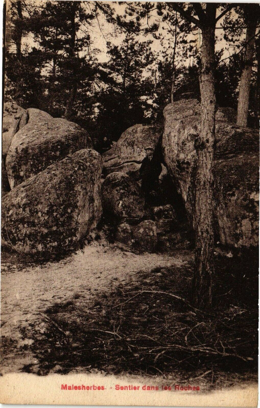 Carte postale ancienne Malesherbes - Sentier dans les Roches