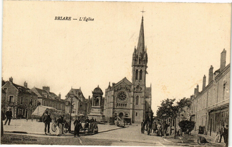 Carte postale ancienne Briare - L'Eglise à Briare