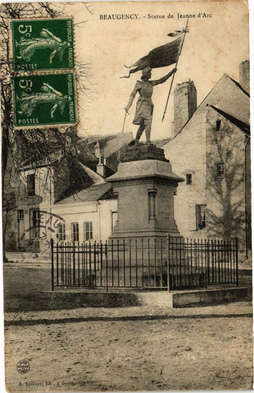 Carte postale ancienne Beaugency - Statue de Jeanne d'Arc à Beaugency