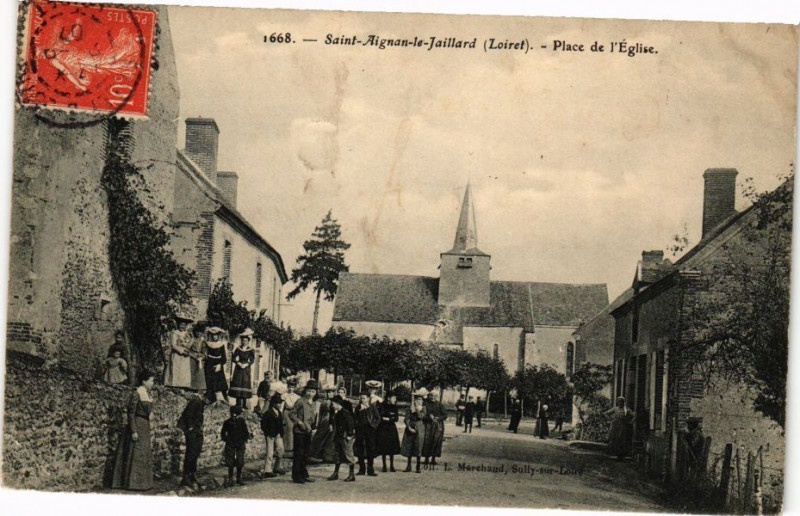 Carte postale ancienne Saint-Aignan le Jaillard - Place de l'Eglise à Saint-Aignan-le-Jaillard