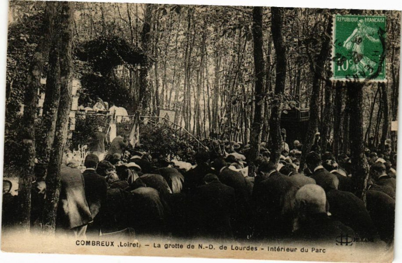 Carte postale ancienne Combreux - La Grotte de Notre-Dame à Combreux
