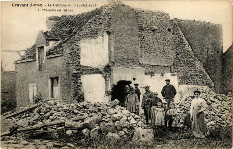 Carte postale ancienne Cravant - Le Cyclone de 3 Juillet 1905 à Cravant