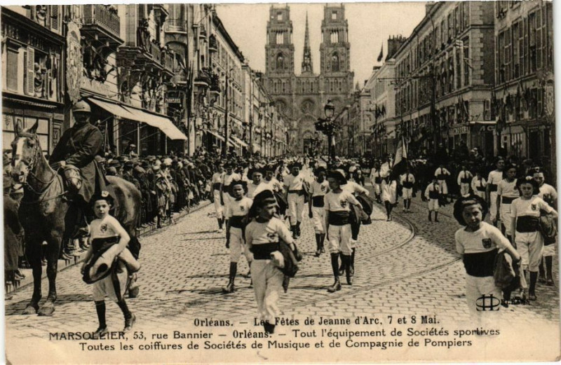 Carte postale ancienne Orleans-Les Fetes de Jeanne d'Arc-Marsollier rue Bannier à Orléans