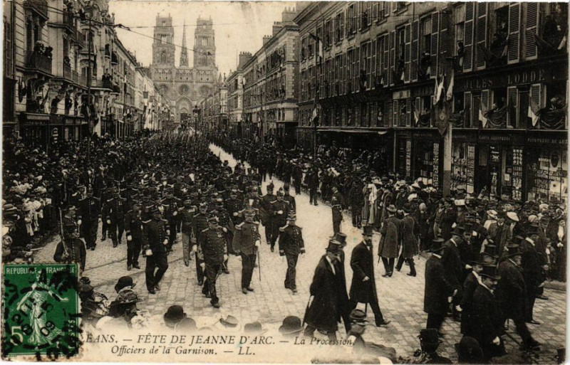 Carte postale ancienne Orleans-Fete de Jeanne d'Arc - Procession Officiers de la Garnison à Orléans