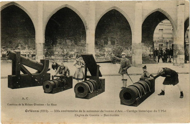 Carte postale ancienne Orleans-500 anniversaire de la naissanée de Jeanne d'Arc-Engins à Orléans