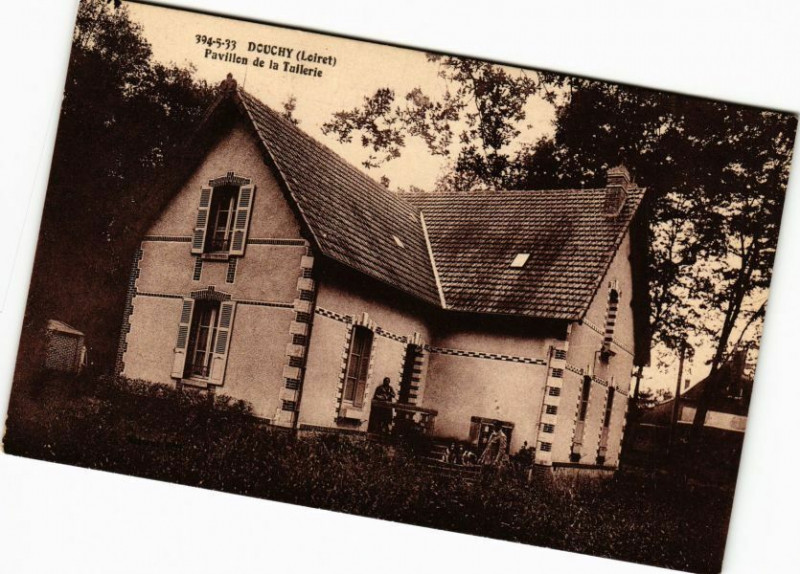 Carte postale ancienne Douchy-Pavillon de la Tuilerie