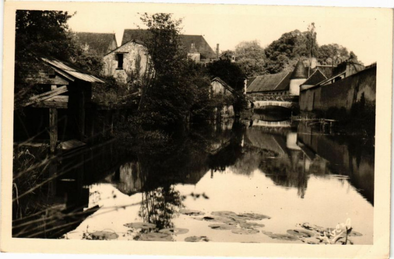 Carte postale ancienne Chateaurenard-Les bords de L'Ouanne