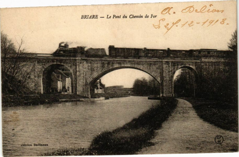 Carte postale ancienne Briare-Le Pont du Chemin de Fer à Briare