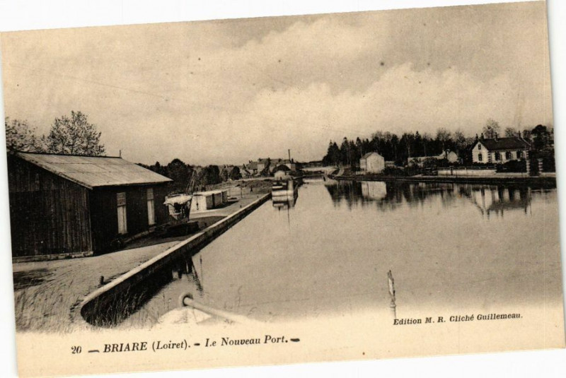 Carte postale ancienne Briare-Le Nouveau Port à Briare