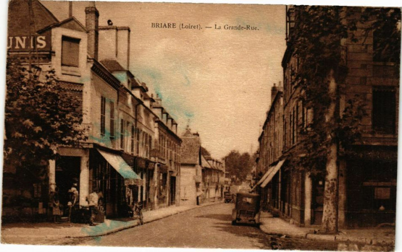 Carte postale ancienne Briare - La Grande-Rue à Briare
