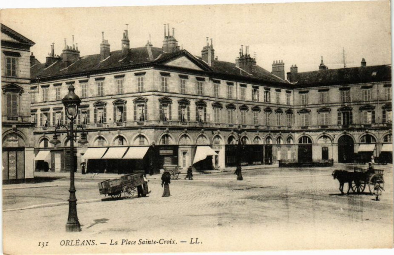 Carte postale ancienne Orleans - La Place Ste-Croix à Orléans