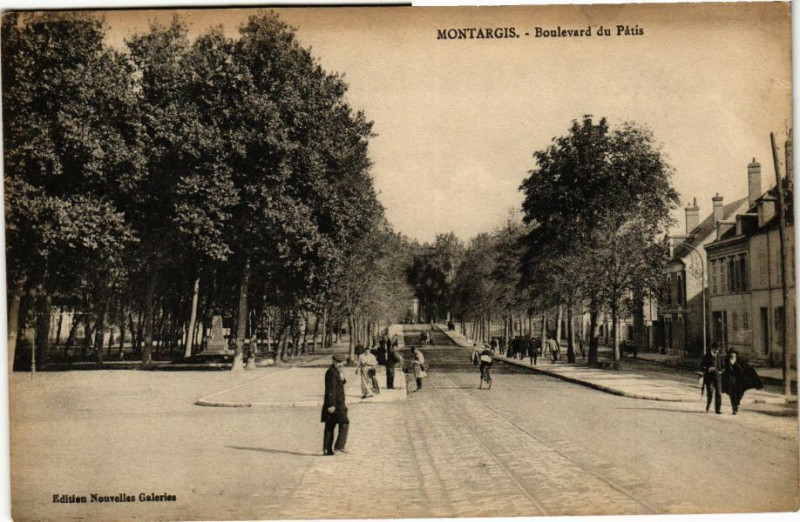 Carte postale ancienne Montargis - Boulevard du Patis à Montargis