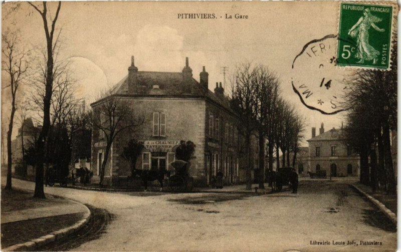 Carte postale ancienne Pithiviers - La Gare à Pithiviers