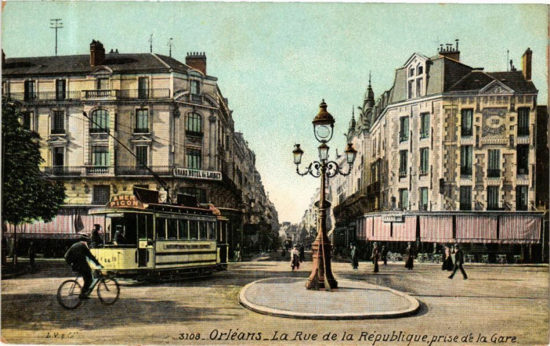 Carte postale ancienne Ed. Aqua 3108 Orleans La rue de la Republique à Orléans