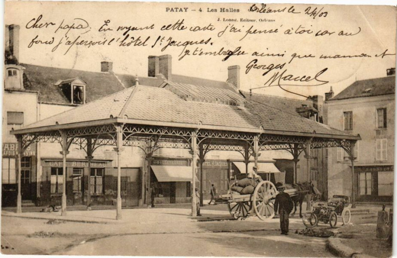 Carte postale ancienne Patay - Les Halles à Patay
