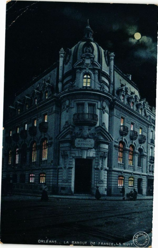 Carte postale ancienne Orleans - La Banque de France La Nuit à Orléans