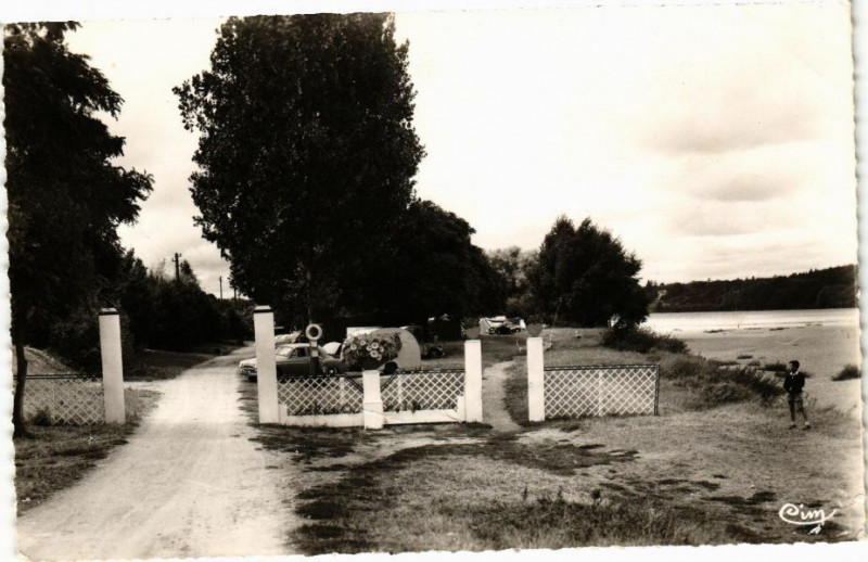 Carte postale ancienne Jargeau - Camping de l'Ile au Moulin à Jargeau