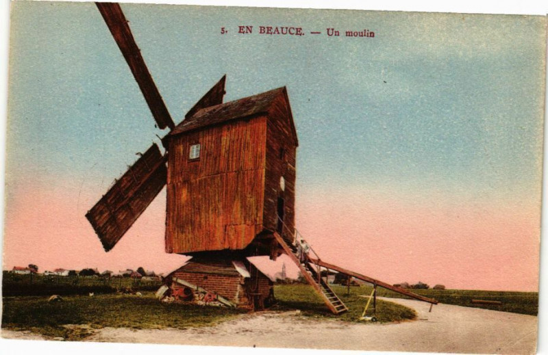 Carte postale ancienne En Beauce - Un Moulin