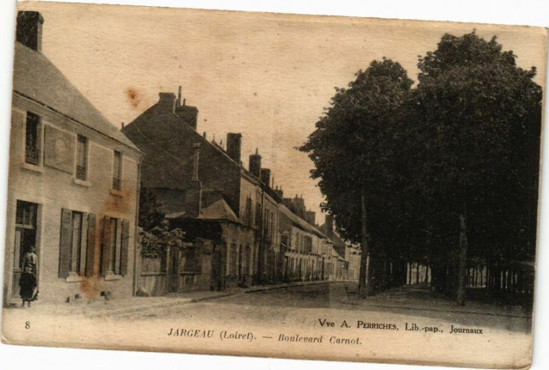 Carte postale ancienne Jargeau - Boulevard Carnot à Jargeau