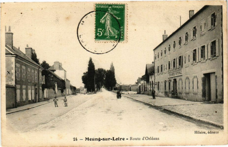 Carte postale ancienne Meung-sur-Loire - Route d'Orleans à Meung-sur-Loire