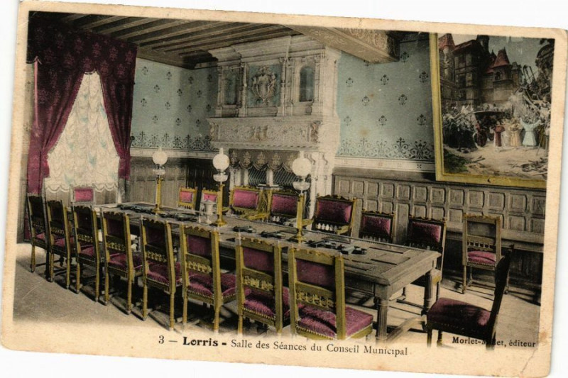 Carte postale ancienne Lorris - Salle des Seances à Lorris