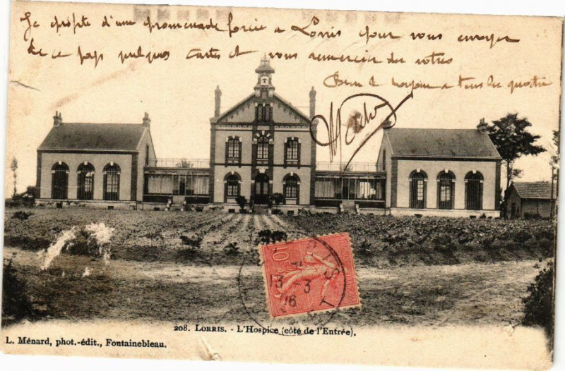 Carte postale ancienne Lorris - L'Hospice à Lorris