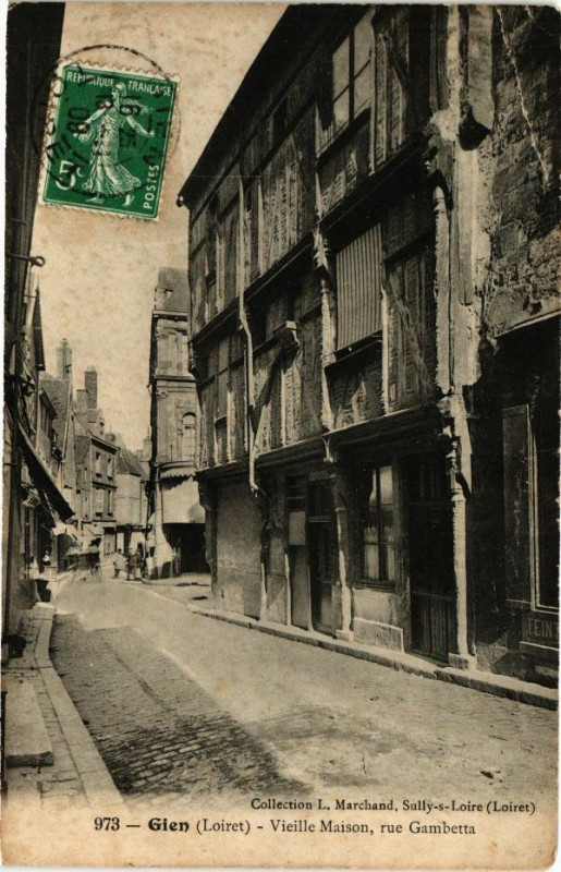 Carte postale ancienne Gien - Vieille Maison à Gien