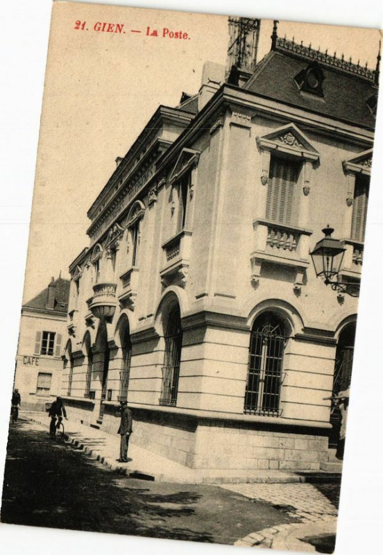 Carte postale ancienne Gien - La Poste à Gien