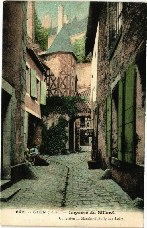 Carte postale ancienne Gien - Impasse du Billard à Gien